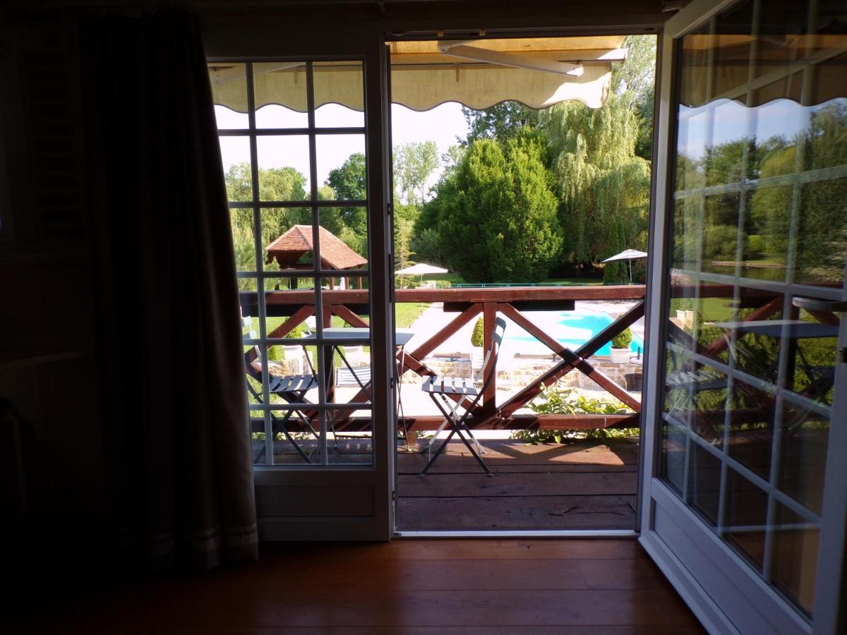 Moulin Du Soustre Bed & Breakfast Cavagnac Exterior photo